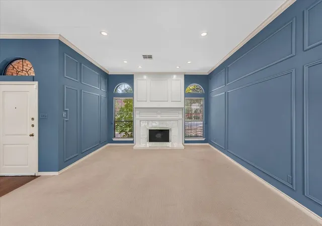 Photo 2 of Sale Pending at 3613 Ridglea Country Clb Dr, Fort Worth, TX 76116 | MLS# 21377327 | Listing updated on 2026-10-07