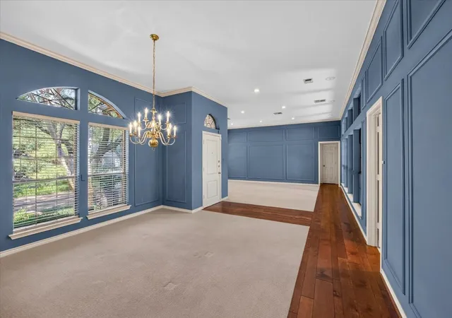 Photo 4 of Sale Pending at 3613 Ridglea Country Clb Dr, Fort Worth, TX 76116 | MLS# 21377327 | Listing updated on 2026-10-07