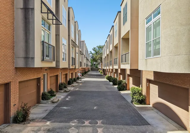 Photo 2 of Condo for sale at 4310 Buena Vista St #17, Dallas, TX 75205 | MLS# 21369330 | Listing updated on 2026-09-15
