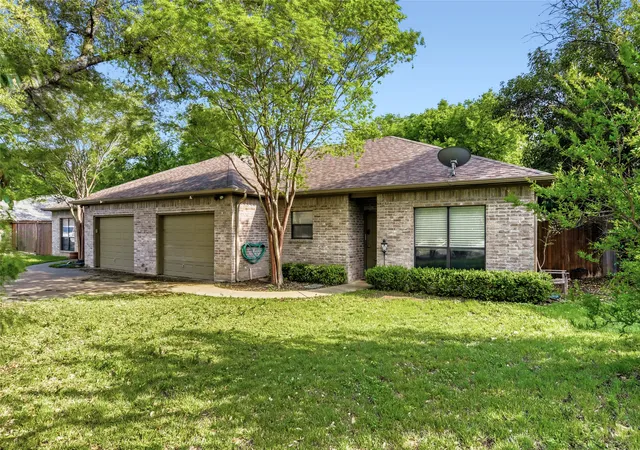 Photo 1 of Single family home for sale at 6525 Greenway Rd, Fort Worth, TX 76116 | MLS# 21374083 | Listing updated on 2026-10-07