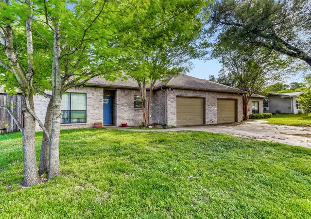Photo 2 of Single family home for sale at 6525 Greenway Rd, Fort Worth, TX 76116 | MLS# 21374083 | Listing updated on 2026-10-07