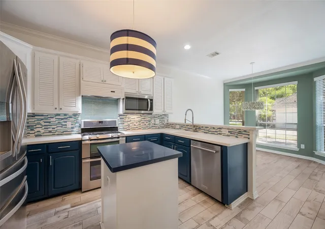 Photo 3 of Single family home for sale at 3401 Pecan Park Dr, Flower Mound, TX 75022 | MLS# 21371134 | Listing updated on 2026-09-13