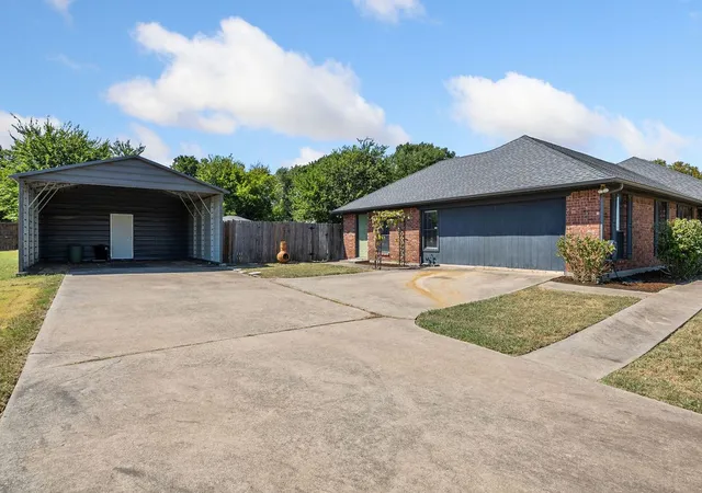 Photo 3 of Single family home for sale at 105 Cedar Ridge, Mc Kinney, TX 75069 | MLS# 21365944 | Listing updated on 2026-09-28