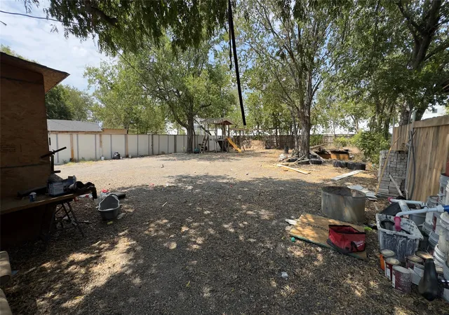 Photo 17 of Sale Pending at 3229 Tom Ellen St, Fort Worth, TX 76111 | MLS# 21377385 | Listing updated on 2026-09-29