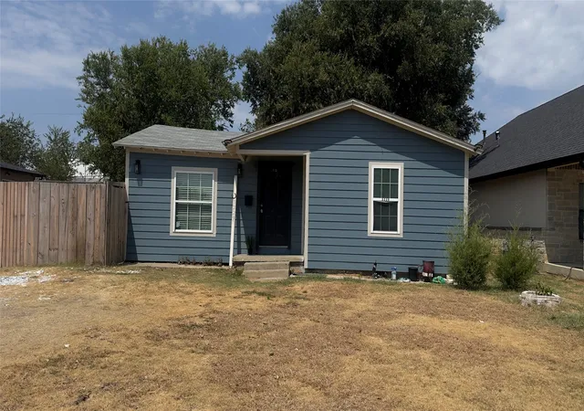 Photo 2 of Sale Pending at 3229 Tom Ellen St, Fort Worth, TX 76111 | MLS# 21377385 | Listing updated on 2026-09-29
