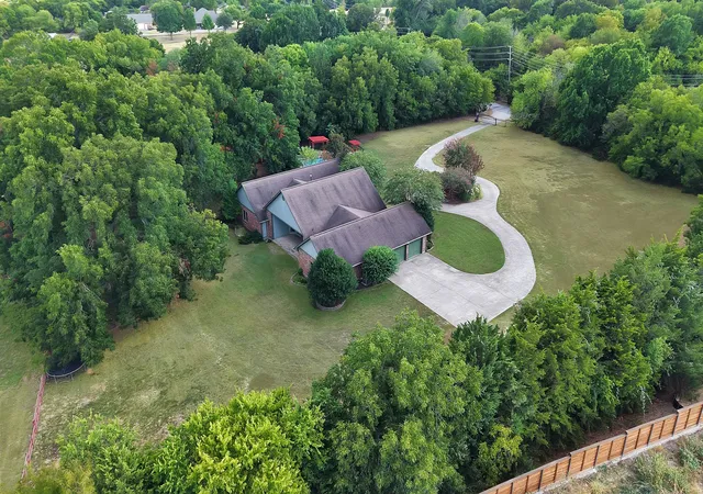 Photo 3 of Single family home for sale at 5010 Milam Rd, Mesquite, TX 75181 | MLS# 21375174 | Listing updated on 2026-09-30