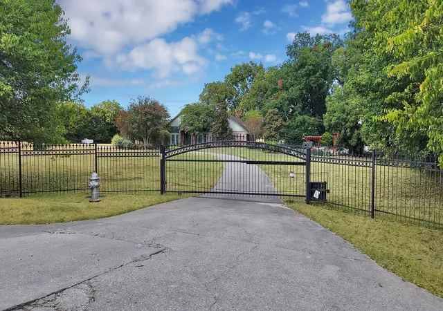Photo 3 of Single family home for sale at 5010 Milam Rd, Mesquite, TX 75181 | MLS# 21375174 | Listing updated on 2026-09-14