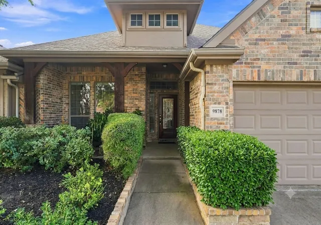 Photo 3 of Single family home for sale at 9878 Avalon Dr, Frisco, TX 75035 | MLS# 21377329 | Listing updated on 2026-09-13