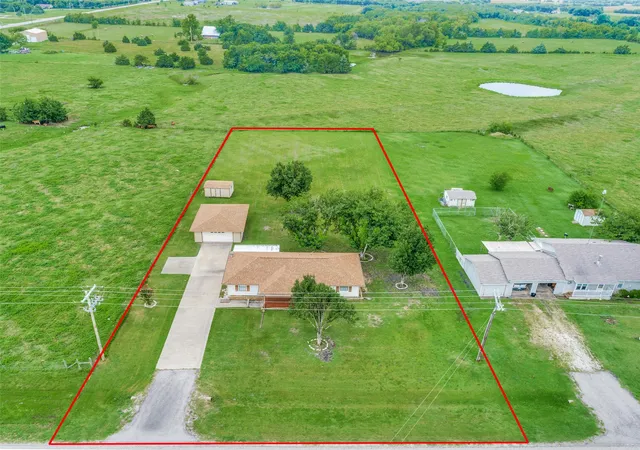 Photo 2 of Sale Pending at 2689 Fm 1569, Greenville, TX 75401 | MLS# 21360095 | Listing updated on 2026-09-18