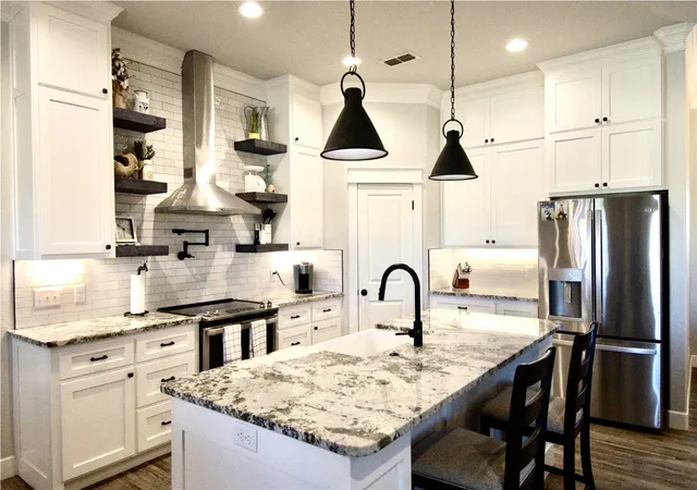 Photo 3 of Sale Pending at 270 Latigo Trl, Abilene, TX 79606 | MLS# 21371737 | Listing updated on 2026-09-29