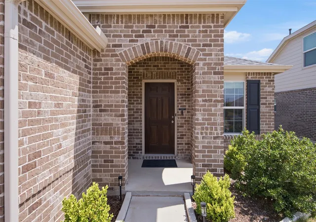 Photo 2 of Single family home for sale at 16028 Crews Ave, Haslet, TX 76052 | MLS# 21376385 | Listing updated on 2026-09-12