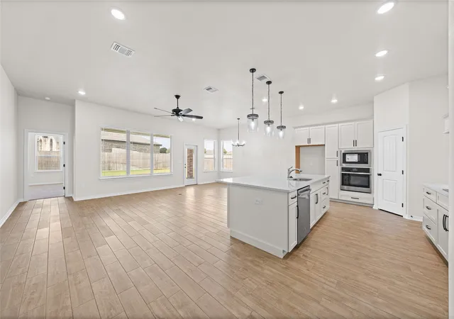 Photo 3 of Single family home for sale at 130 Lasso Loop, Lorena, TX 76655 | MLS# 21375887 | Listing updated on 2026-09-11