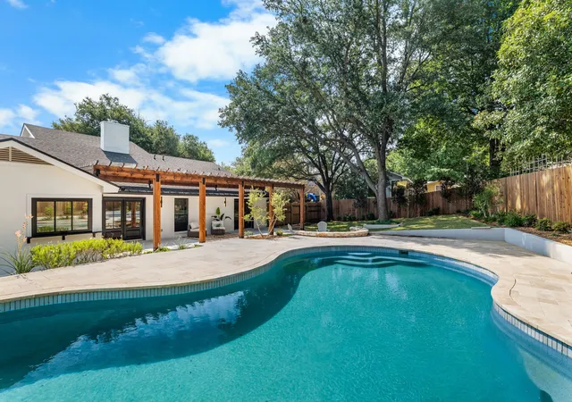 Photo 4 of Single family home for sale at 4125 Green Oak Dr, Waco, TX 76710 | MLS# 21377653 | Listing updated on 2026-09-09