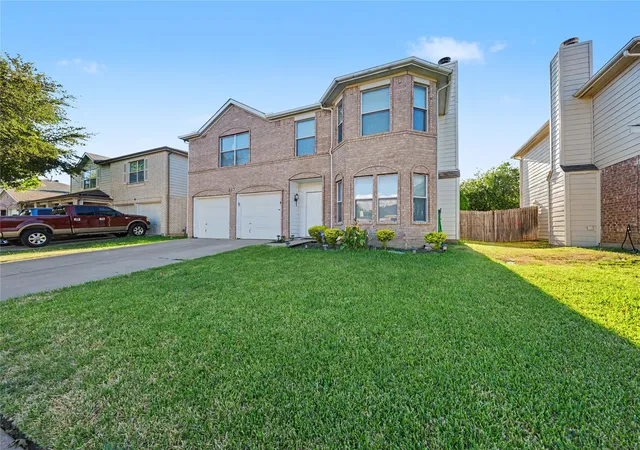 Photo 1 of Single family home for sale at 8513 Horse Whisper Ln, Fort Worth, TX 76131 | MLS# 21377729 | Listing updated on 2026-09-10