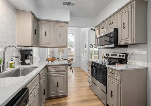 Photo 4 of Sale Pending at 3022 Blueridge Ln, Garland, TX 75042 | MLS# 21375970 | Listing updated on 2026-09-15