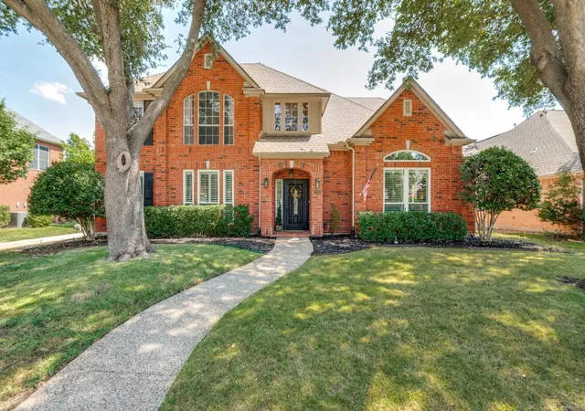 Photo 1 of Single family home for sale at 2700 Meadow Hills Ln, Plano, TX 75093 | MLS# 21377745 | Listing updated on 2026-10-22