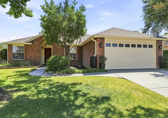 Photo 1 of Sale Pending at 817 Redding Dr, Saginaw, TX 76131 | MLS# 21377744 | Listing updated on 2026-09-14