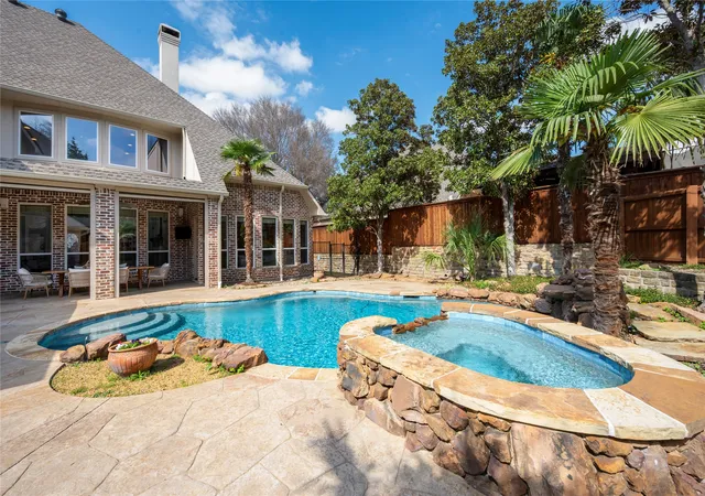 Photo 2 of Mansion for sale at 914 Pampa Dr, Allen, TX 75013 | MLS# 21377123 | Listing updated on 2026-09-09