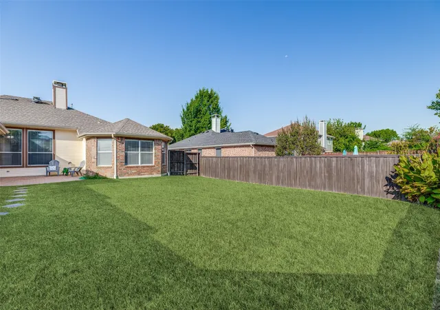 Photo 27 of Sale Pending at 817 Aylesbury Dr, Allen, TX 75002 | MLS# 21375011 | Listing updated on 2026-10-03