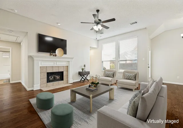 Photo 3 of Single family home for sale at 817 Aylesbury Dr, Allen, TX 75002 | MLS# 21375011 | Listing updated on 2026-09-13
