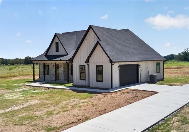 Photo 2 of Sale Pending at 519 Vz Cr 3717, Edgewood, TX 75103 | MLS# 21377400 | Listing updated on 2026-09-30