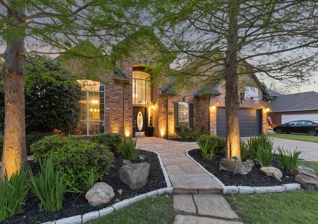 Photo 2 of Single family home for sale at 5805 Wilmington Dr, Frisco, TX 75035 | MLS# 21376376 | Listing updated on 2026-09-12