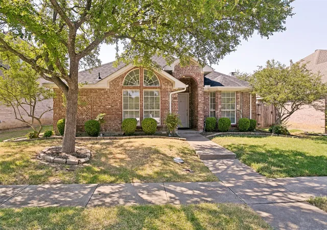 Photo 1 of Single family home for sale at 513 Creek Ct, Lewisville, TX 75067 | MLS# 21370882 | Listing updated on 2026-09-13