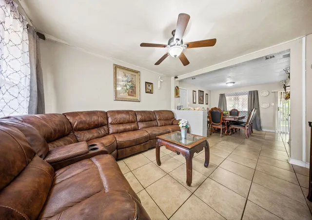 Photo 3 of Sale Pending at 2519 Plaza St, Arlington, TX 76010 | MLS# 21374799 | Listing updated on 2026-09-28