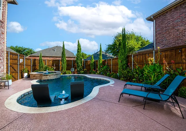 Photo 3 of Sale Pending at 904 Cougar Dr, Allen, TX 75013 | MLS# 21351162 | Listing updated on 2026-10-05
