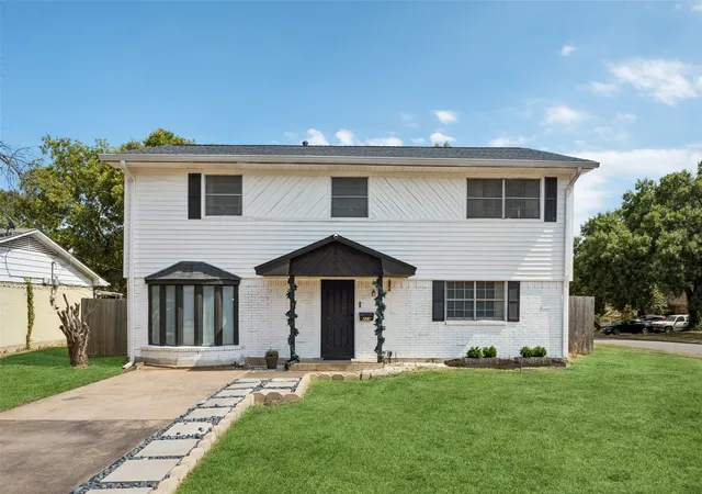 Photo 1 of Sale Pending at 213 Harrington Cir, Duncanville, TX 75116 | MLS# 21373538 | Listing updated on 2026-09-29