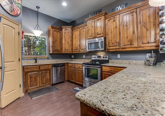 Photo 3 of Single family home for sale at 115 Turnberry Loop, Graford, TX 76449 | MLS# 21376804 | Listing updated on 2026-09-19
