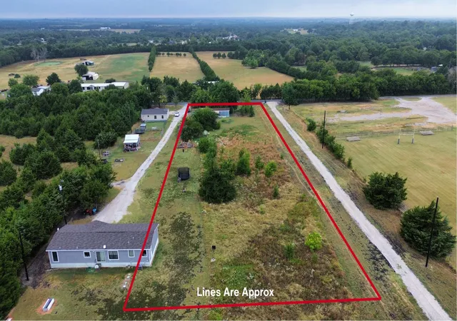 Photo 2 of Manufactured home for sale at 807 County Rd 655, Farmersville, TX 75442 | MLS# 21377981 | Listing updated on 2026-09-08