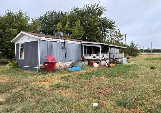Photo 3 of Manufactured home for sale at 807 County Rd 655, Farmersville, TX 75442 | MLS# 21377981 | Listing updated on 2026-09-08