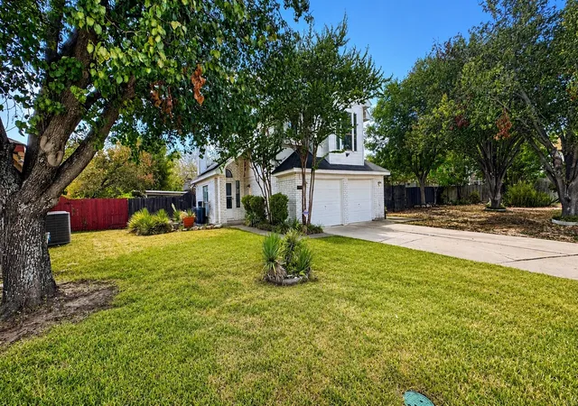 Photo 2 of Sale Pending at 2355 Woodvine Ct, Grand Prairie, TX 75052 | MLS# 21377968 | Listing updated on 2026-09-21