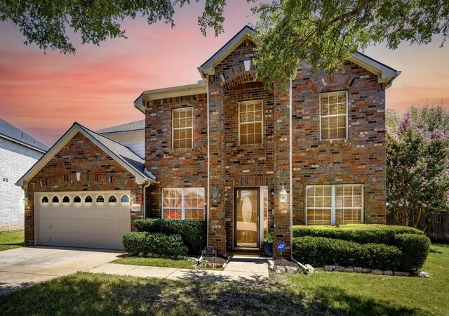 Photo 1 of Single family home for sale at 4205 Bayside Ct, Arlington, TX 76016 | MLS# 21367533 | Listing updated on 2026-09-13