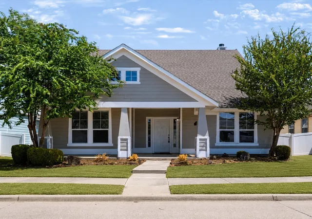 Photo 1 of Single family home for sale at 1618 Mary Ln, Aubrey, TX 76227 | MLS# 21376820 | Listing updated on 2026-09-14
