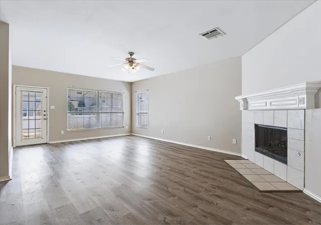 Photo 4 of Single family home for sale at 1618 Mary Ln, Aubrey, TX 76227 | MLS# 21376820 | Listing updated on 2026-09-14
