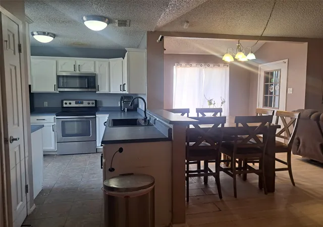 Photo 3 of Sale Pending at 23 Reagan Cir, Abilene, TX 79605 | MLS# 21378015 | Listing updated on 2026-09-24