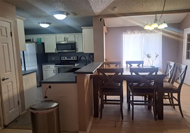 Photo 4 of Sale Pending at 23 Reagan Cir, Abilene, TX 79605 | MLS# 21378015 | Listing updated on 2026-09-24