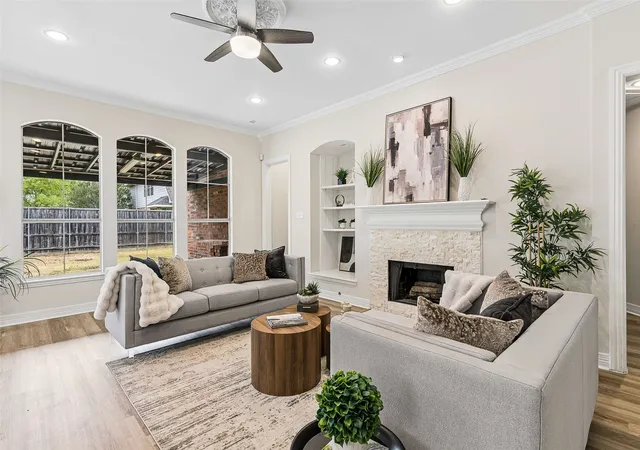Photo 3 of Sale Pending at 633 Trl Lake Dr, Richardson, TX 75081 | MLS# 21378124 | Listing updated on 2026-09-21