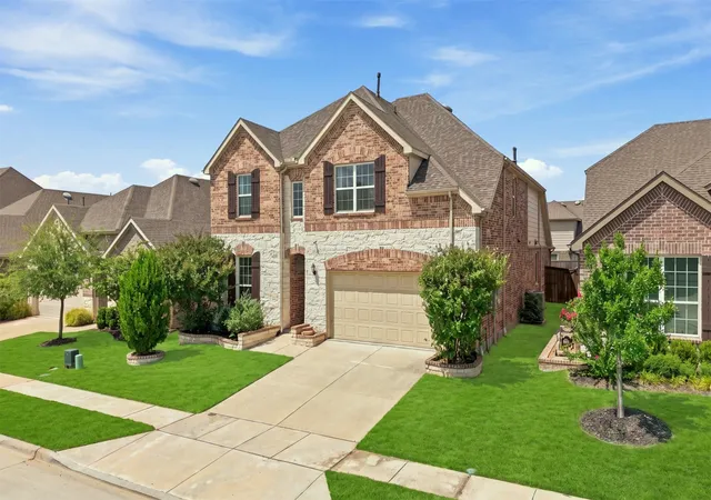 Photo 3 of Single family home for sale at 2613 Strand Ln, Mc Kinney, TX 75071 | MLS# 21378132 | Listing updated on 2026-09-12