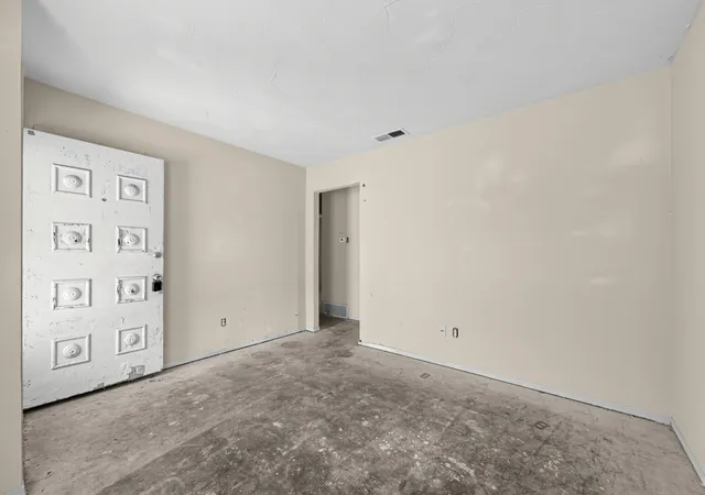 Photo 4 of Sale Pending at 4604 Navajo Trl, Balch Springs, TX 75180 | MLS# 21378100 | Listing updated on 2026-09-08