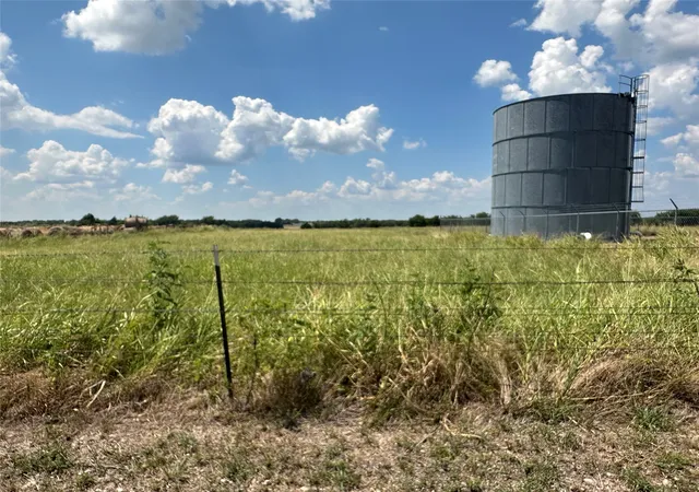 Photo 2 of Land for sale at 3767 E Line Rd, Whitewright, TX 75491 | MLS# 21378160 | Listing updated on 2026-09-17