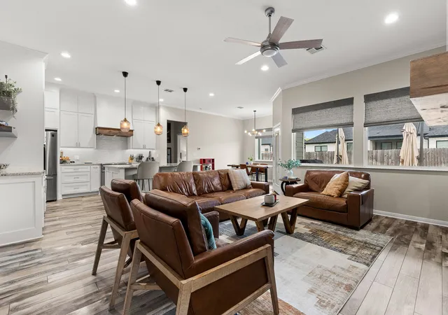 Photo 4 of Single family home for sale at 805 Forward Pass Dr, Hewitt, TX 76643 | MLS# 21378171 | Listing updated on 2026-09-26
