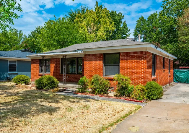 Photo 3 of Single family home for sale at 5512 Santa Barbara Ave, Fort Worth, TX 76114 | MLS# 21376994 | Listing updated on 2026-09-11