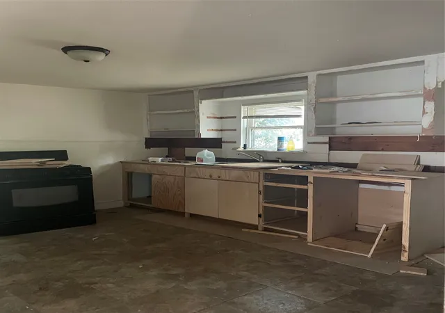 Photo 4 of Single family home for sale at 314 Kaufman St, Waxahachie, TX 75165 | MLS# 21378141 | Listing updated on 2026-09-14