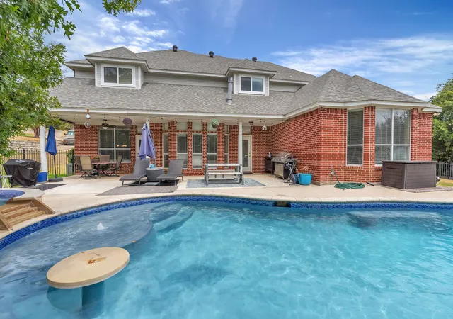 Photo 2 of Single family home for sale at 333 Coach House Cir, Fort Worth, TX 76108 | MLS# 21378101 | Listing updated on 2026-09-30