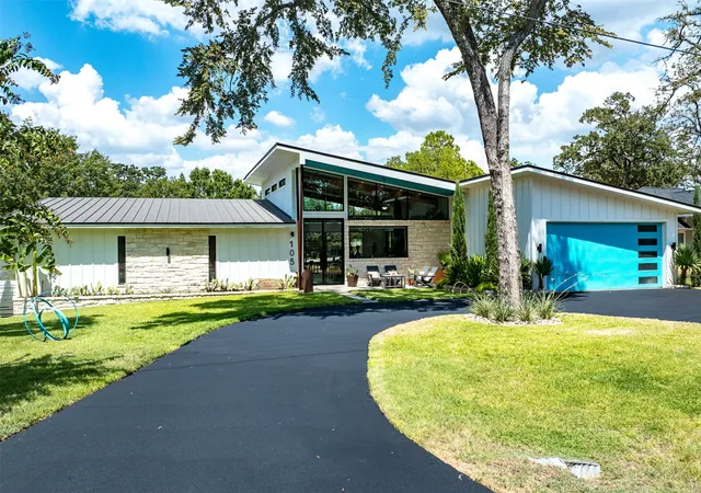 Photo 3 of Single family home for sale at 105 Azalea Ct, Trinidad, TX 75163 | MLS# 21375374 | Listing updated on 2026-09-29
