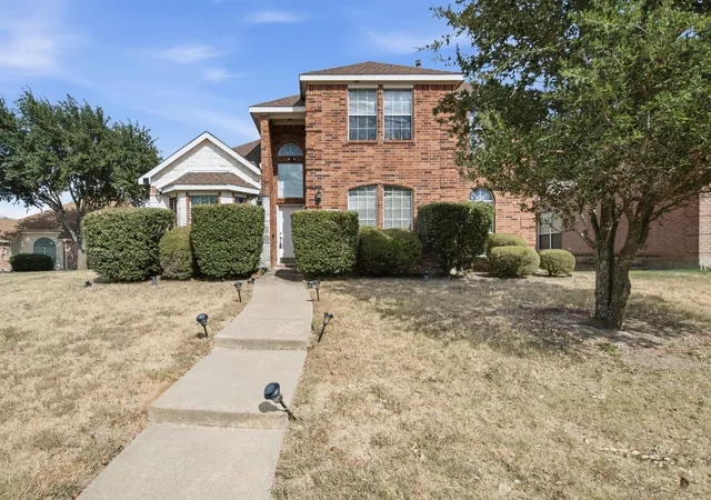 Photo 2 of Single family home for sale at 1720 Cattail Crk, De Soto, TX 75115 | MLS# 21378208 | Listing updated on 2026-09-12
