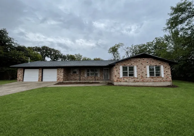 Single family home for sale at 107 Dyck, Riesel, TX 76682 | MLS# 21378229